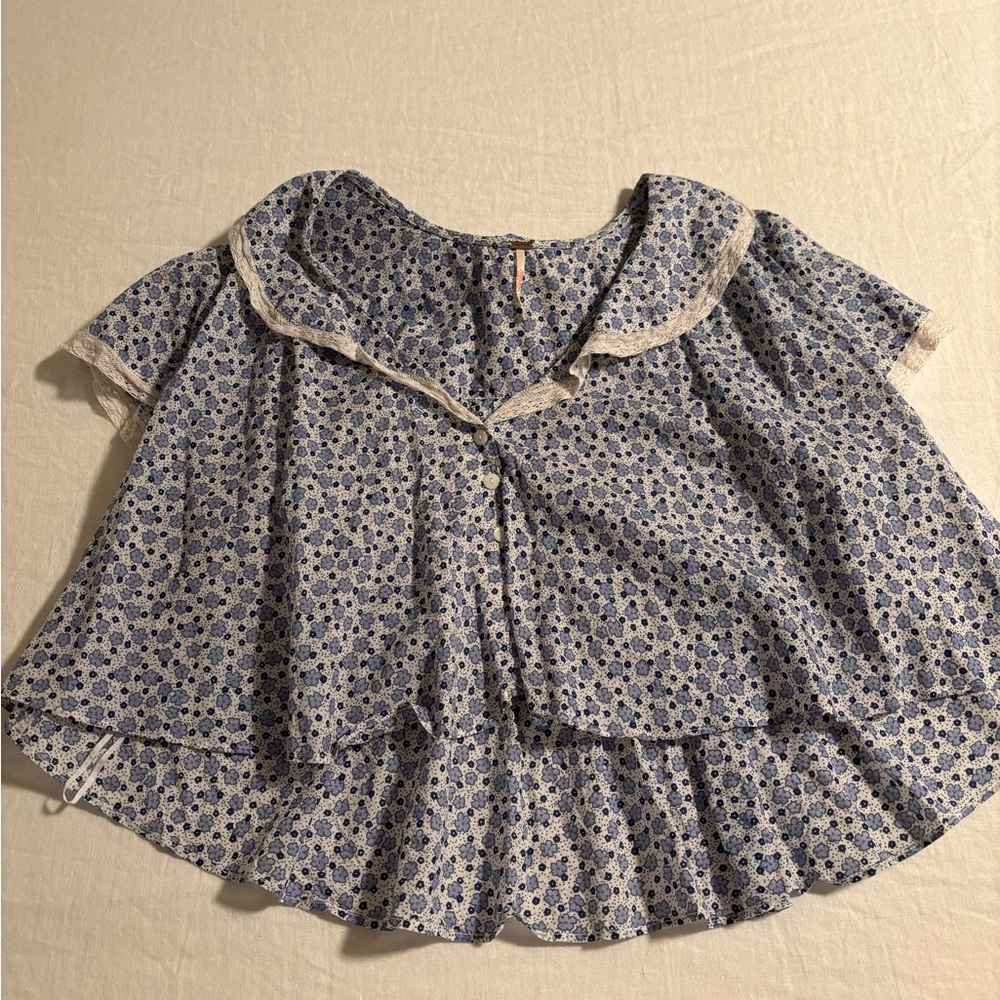 Free People Blue Floral Blouse (cropped front)